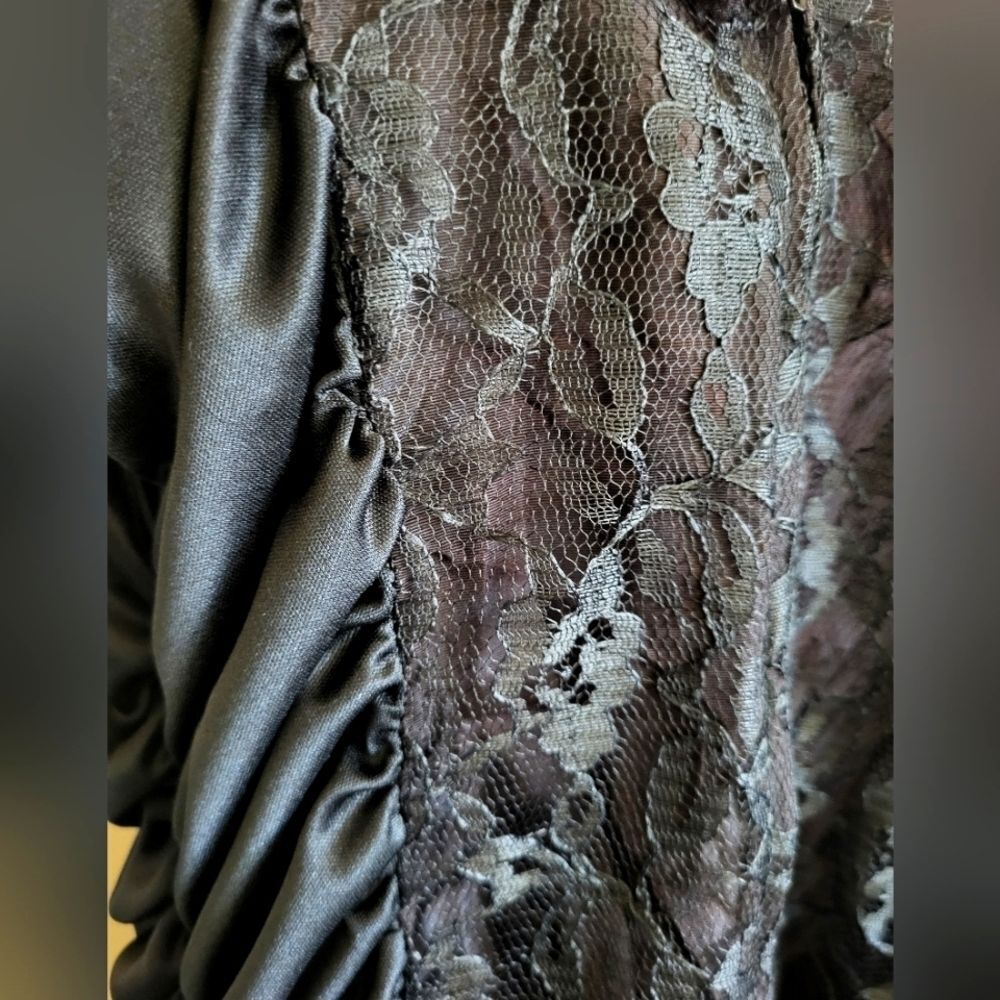 Velvet, Lace & Faux Leather Slip Dress ๐ฅ - Picture 5 of 8